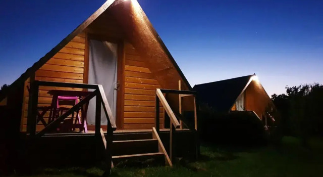 Camping Aquarev, Varaa Leirintäalue Telttailu ja glamping kohteessa Côtes-d'Armor, Leirintäalue