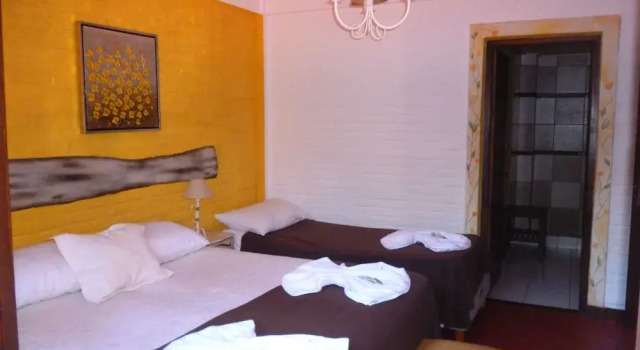 Трёхместный номер Standard c 1 комнатой Passaros Suite Hotel