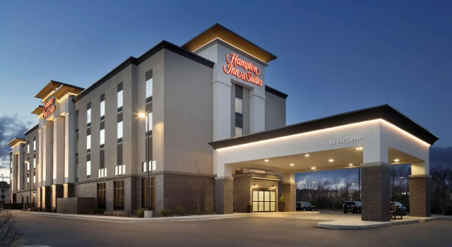 Двухместный люкс Hampton Inn & Suites St. Louis/Alton, IL
