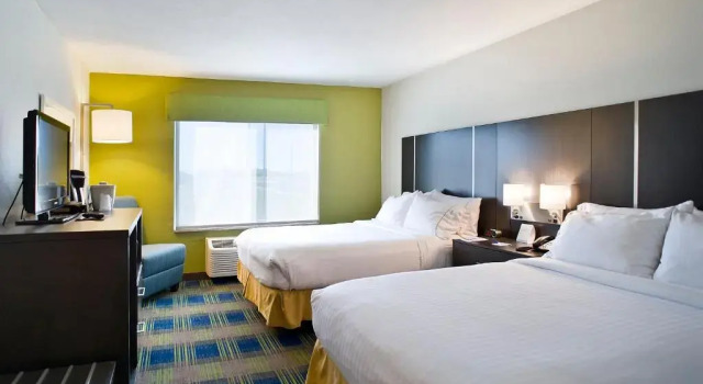 Номер Standard Holiday Inn Express Hotel & Suites Vermillion by IHG