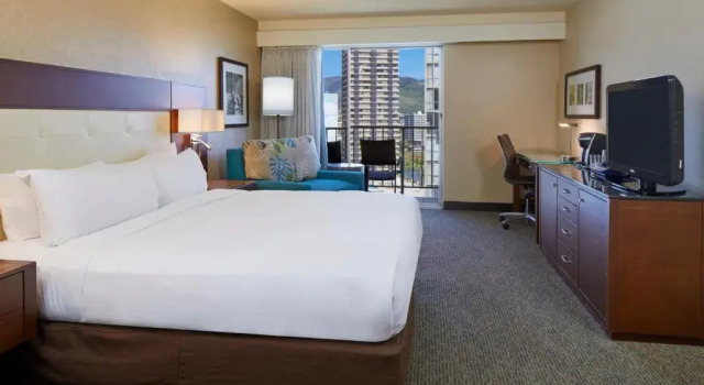 Двухместный номер с видом на горы DoubleTree by Hilton Alana - Waikiki Beach