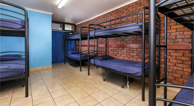 Haven Backpacker Resort, Забронировать Курортный отель Алис-Спрингс Северная Аделаида, рядом с Гольф-клуб Alice Springs