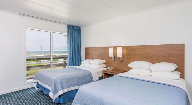 Четырёхместный номер Standard с видом на океан Mariner Inn And Suites