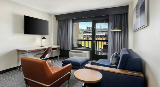 Люкс Courtyard by Marriott Chattanooga Downtown
