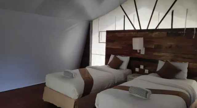 Bukit Lintang Sewu Domping By Zuzu, Book Hotel Hotels in Muntuk with Parking, Parking