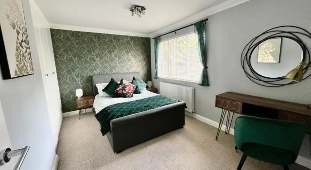 Апартаменты Modern Home, Close to the City Centre with Parking