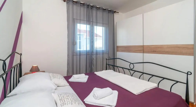 Stunning Home in Zrnovnica With Wifi and 6 Bedrooms, Rezerwuj Hotel Hotele SPA w Split Region, SPA