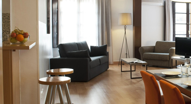 Aspasios Plaza Real Apartments, Забронировать Апартаменты/квартира Апартаменты Барселоны, рядом с Площадь Джорджа Оруэлла, Апартаменты/квартира
