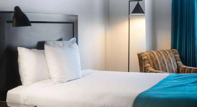 Двухместный номер Ramada by Wyndham Surrey/Langley
