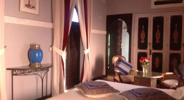 Standard- tredobbelt suite med udsigt over poolen Riad Syba