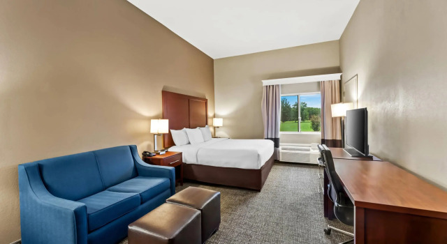 Двухместный люкс Comfort Inn & Suites Tuscumbia-Muscle Shoals