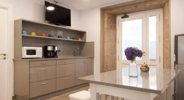 Кровать в общем номере Albergue Linares