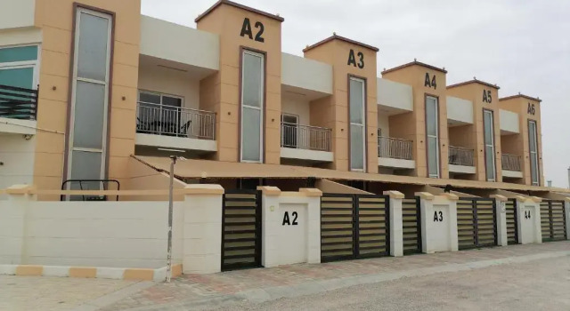 شاليهات الشاطيء beach chalets, Book Chalet Cottages in Mirbat, Cottage