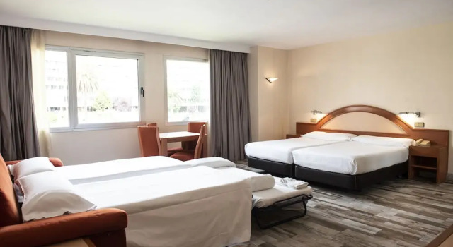 Четырёхместный номер Standard Hotel Palacio del Mar