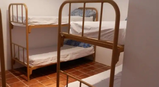 Кровать в общем номере Albergue Restaurante Salto de Bierge - Hostel