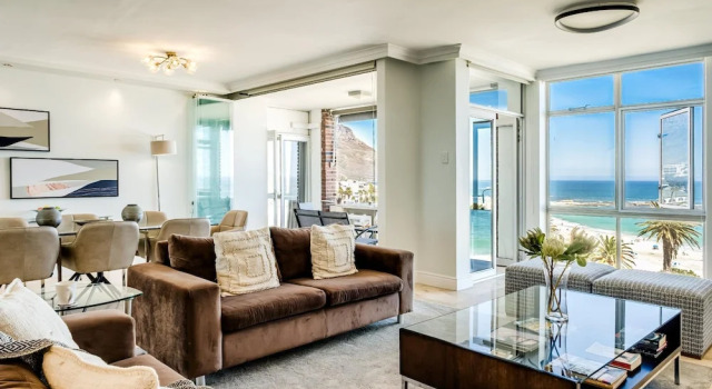 Апартаменты Camps Bay Beachside 2bed w Sea View Cloud 9