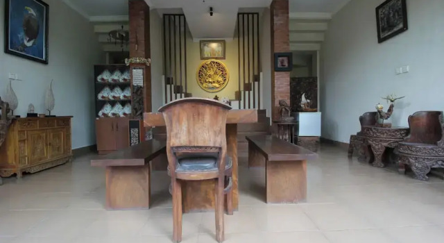 Capital O 94011 Binhari Guest House, Забронировать Гостевой дом Убуд Гианьяр