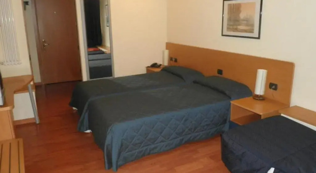 Трёхместный номер Standard Hotel Selide