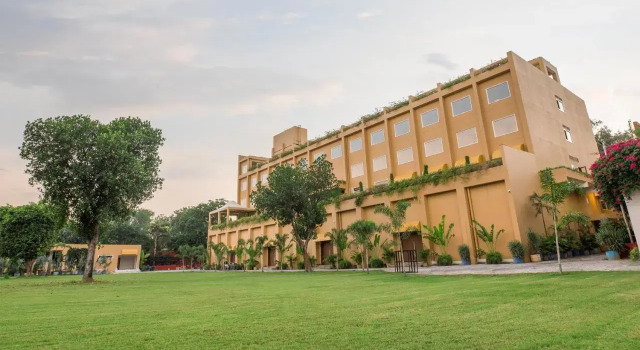 The Lalita Grand