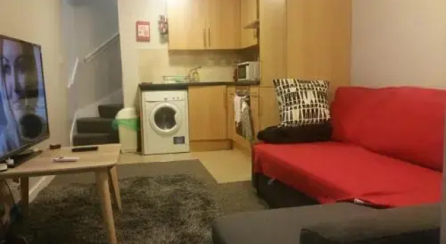 Lower Cathedral Road Apartment
