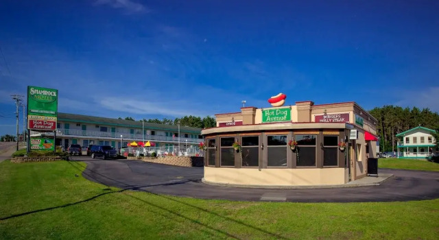 Shamrock Motel, Book Motel SPA-hoteller i The Dells, SPA