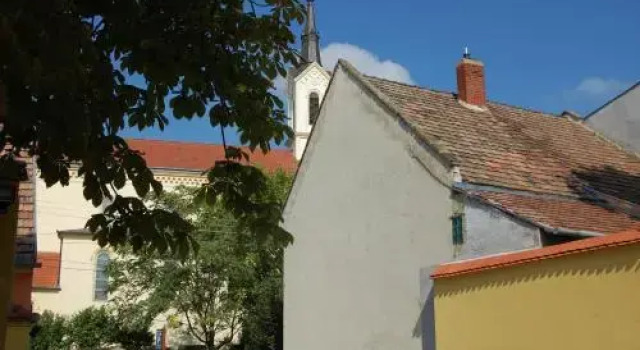 Belvárosi Panzió Pápa, Rezervovat Hotel Papa 