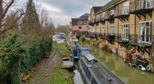 Апартаменты Waterfront House 3 BR Parking St Neots Town Centre
