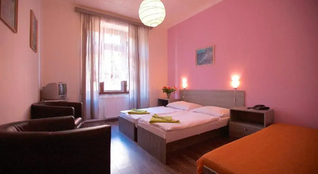 Standard Dreier Zimmer Hotel Olga