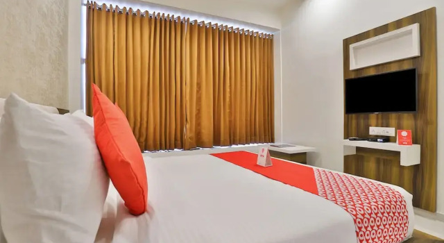 OYO 11399 Hotel Landmark, Rezerwuj Hotel Koba Gujarat