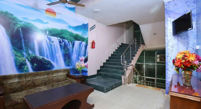OYO 29172 Ess Ess Enterprises, Book Hotel Rājpura Punjab