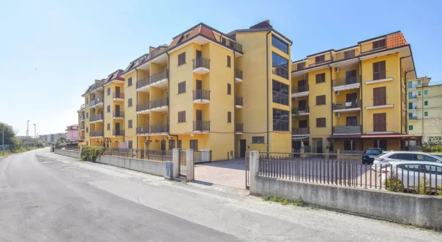 Beautiful Apartment in Nocera Terinese With Wifi and 2 Bedrooms, Book Lejlighed Hoteller i Nocera Terinese med parkering, Parkering