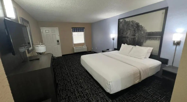 Двухместный номер Super 8 by Wyndham Paducah I-24 Exit 4