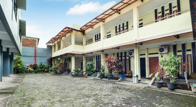 SPOT ON 90921 Wisma Pkpn 2, Book Hotel Hoteller i Garut med parkering, Parkering