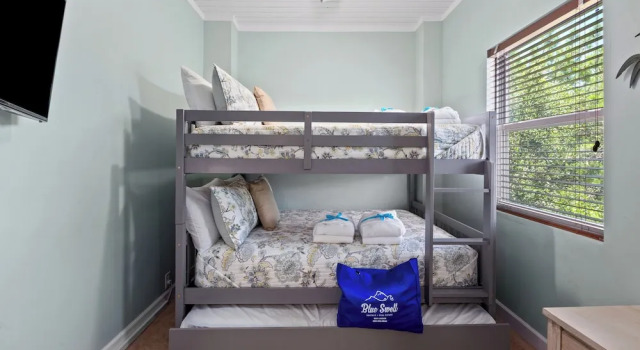 West PCB Upscale Home w/ Splash Pool, Close to Beach, 3BR+Bunkroom, Golf Cart, Забронировать Дом для отпуска Панама-Сити Панхэндл Флорида