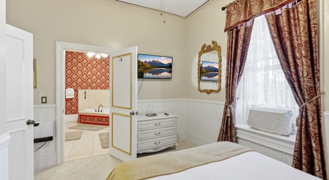 Номер Royal Heber Senator Bed and Breakfast