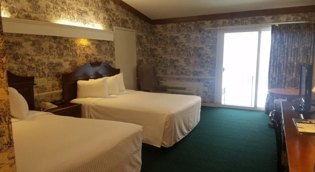 Номер Standard с балконом Publick House Historic Inn and Country Motor Lodge