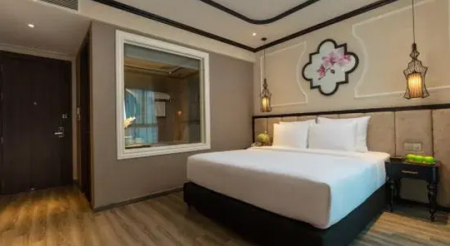Номер Deluxe FTE Ba Dinh Hotel