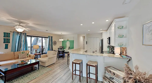 8forestg 2 Bedroom Condo