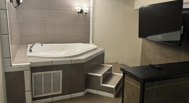 Люкс Deluxe Days Inn & Suites by Wyndham Festus