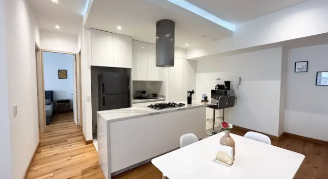 Modern Condesa Getaway w Terrace & Pool, Prenota Appartamento Hotel a Messico Distretto Federale con parcheggio, Parcheggio