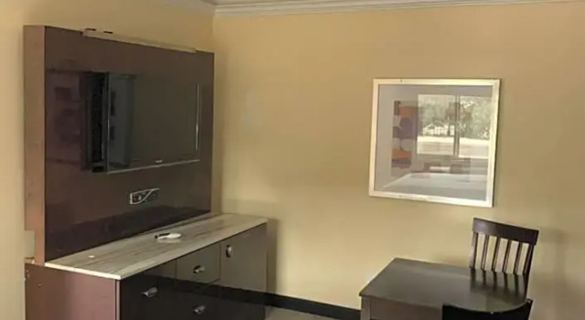 Одноместный номер Standard Willow Tree Inn & Suites