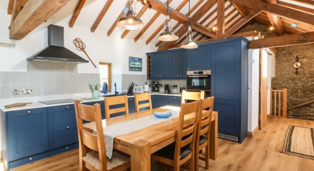 Ty Gwennol, Book Feriehus Llanddona Anglesey