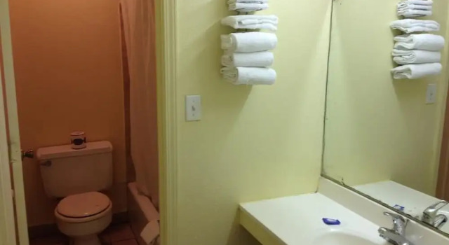 Четырёхместный номер Standard Super 7 Inn-Siloam Springs