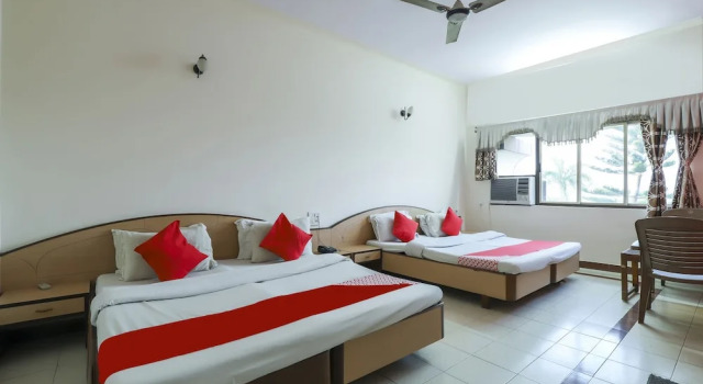 Номер Deluxe Palette by CheckIn Bhimpore Daman Formerly Hotel Hilltop