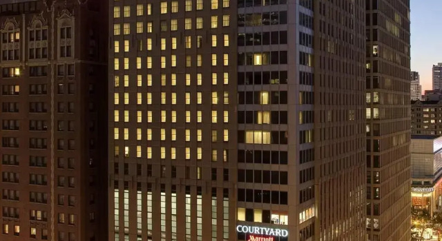 Courtyard by Marriott Chicago Magnificent Mile