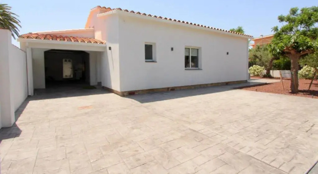 LEON INMO Villa Magna - 12262, Забронировать Отель Отели Эмпуриабравы с парковкой, Парковка