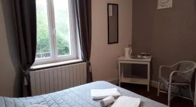 La Vieille Diligence, Rezervovat Hotel Hotely v Morvan s parkováním, Parkování
