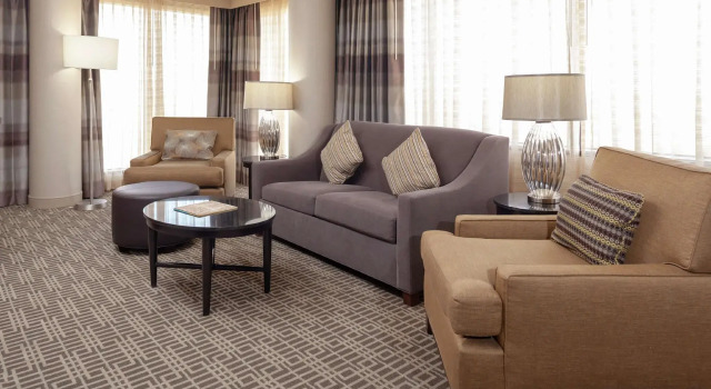 Двухместный люкс Hospitality DoubleTree by Hilton Kansas City - Overland Park