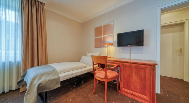 Четырёхместный номер Standard Parkhotel Am Glienberg by Fairway Hotels, Hotel mit Pool und Sauna