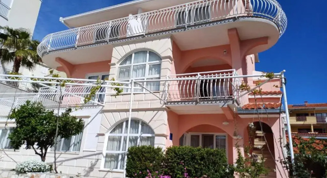 Apartments Jakšić